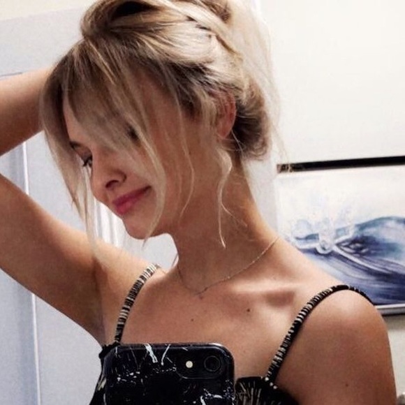 Meet your Posher, Madison - Picture 1 of 1